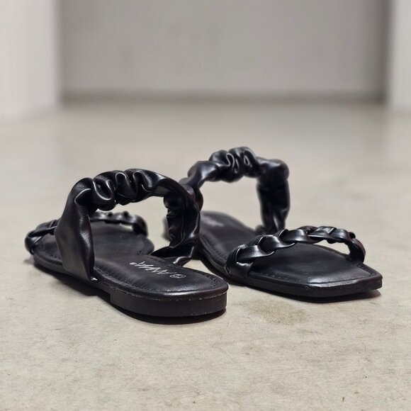 Black Square-Toe Sandals With Braided Strap & Ruched Detail - Picture 2 of 6